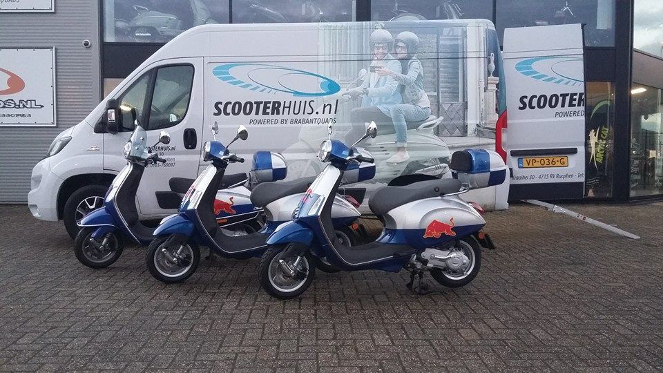 Vespa Primavera Red Bull Scooterhuis.nl